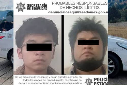 Recuperan en Jiquipilco, taxi robado en Toluca; hay dos detenidos